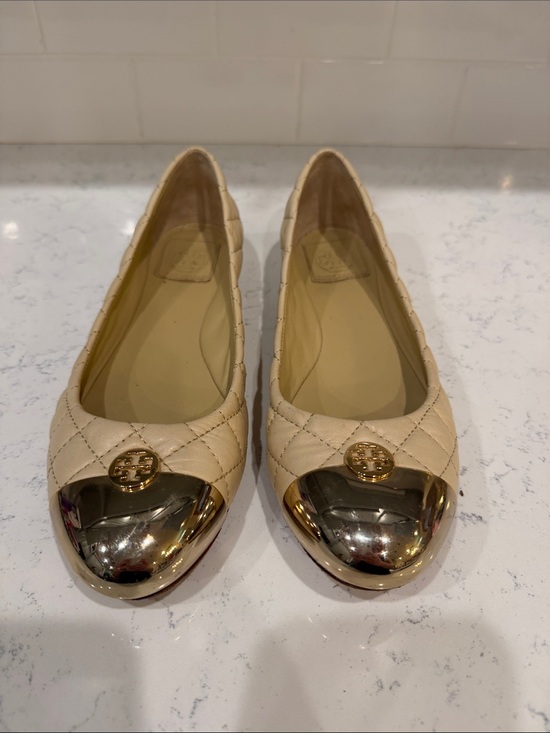 Tory Burch Shoes - Tory Burch Cream Quilted Ballet Flats with Glam Gold Cap Toe Size 8.5